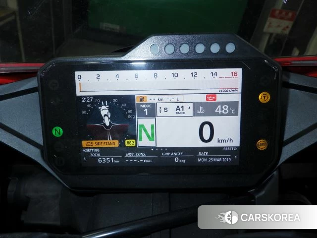 Проданный Honda CBR1000RR-R FIREBLADE SP id 3996783 из Японии, фото 20