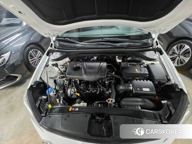 Hyundai Avante AD id 4197220 из Кореи 13