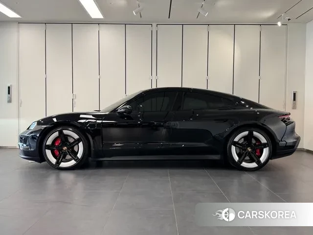 Porsche Taycan id 3596204 из Кореи 8