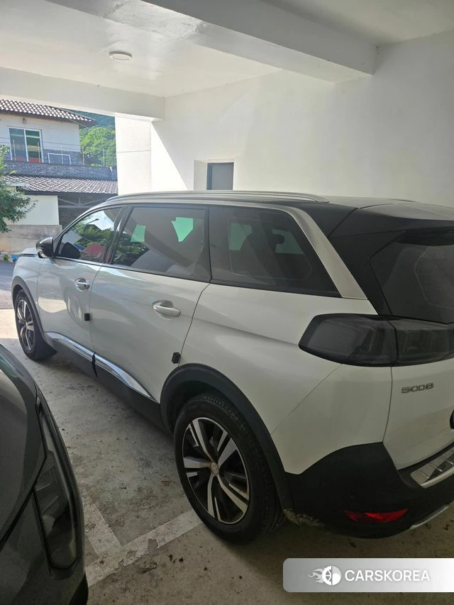 Peugeot 5008 second generation 2022 Белый из Кореи, фото 6