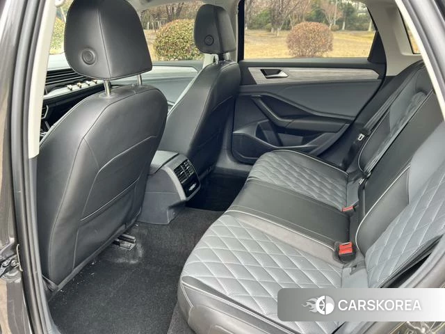 Volkswagen Sagitar 2023 Темно-серый из Китая, фото 6