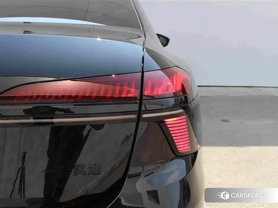 Audi A6L id 4600779 из Китая 14