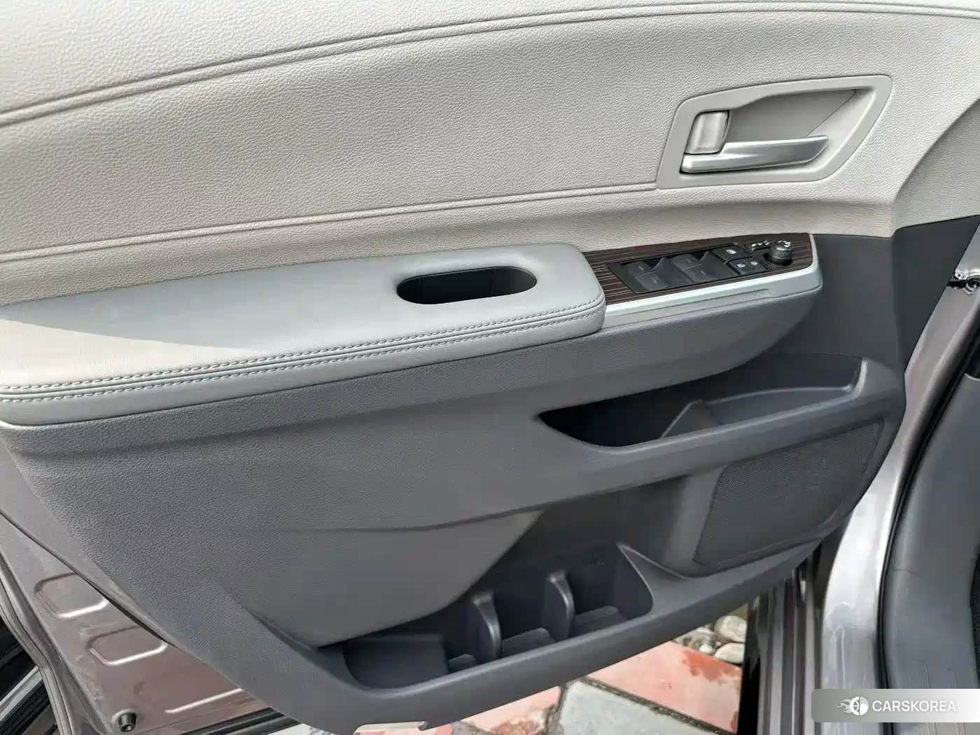 Toyota Sienna 2024 Silver/gray из Китая, фото 6