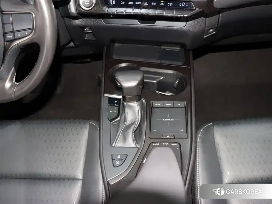 Lexus UX id 4547207 из Китая 16