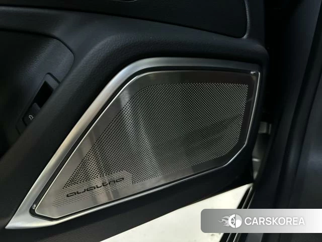 Audi A7L id 4321208 из Китая 13