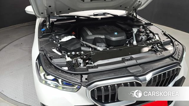 BMW 5 Series (G60) id 4590039 из Кореи 26