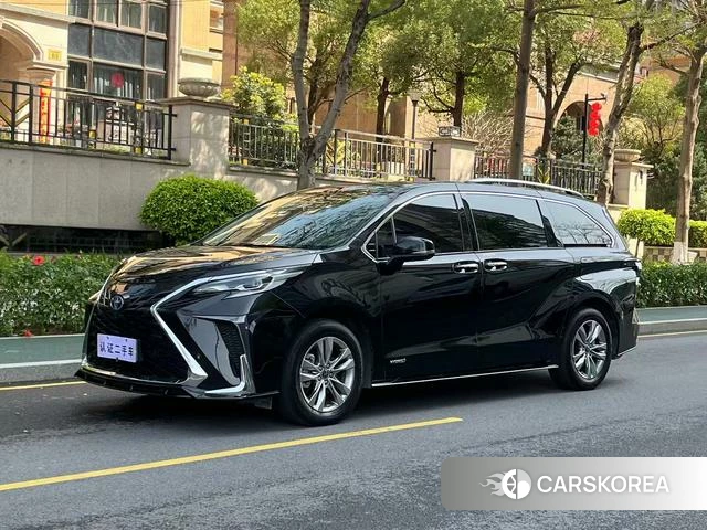 Toyota Saina id 4274596 из Китая 10