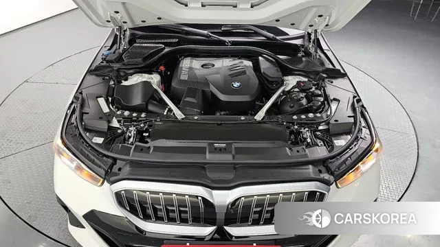 BMW 5 Series (G60) id 3517798 из Кореи 16