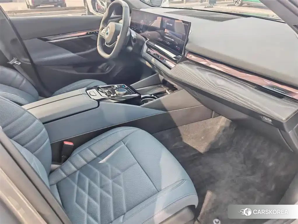 BMW i5 id 4539044 из Китая 11