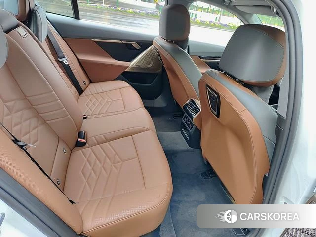 BMW 5 series 2025 Белый из Китая, фото 6