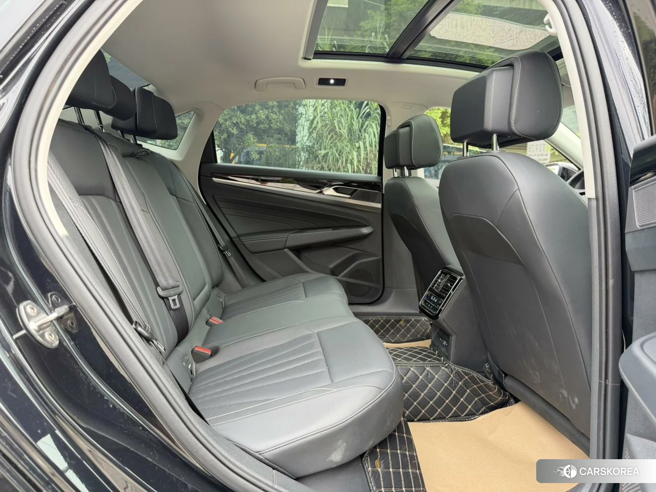 Volkswagen Passat id 4512753 из Китая 10