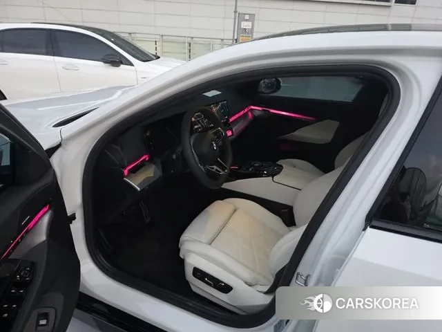 BMW 5 Series (G60) id 3277857 из Кореи 7