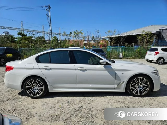 BMW 5 Series (G30) id 3801367 из Кореи 16