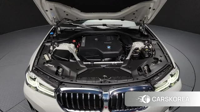 BMW 5 Series (G30) id 3508132 из Кореи 16