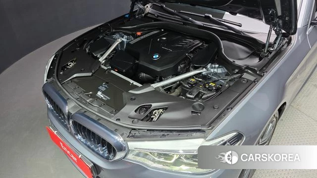 BMW 5 Series (G30) id 3860910 из Кореи 16