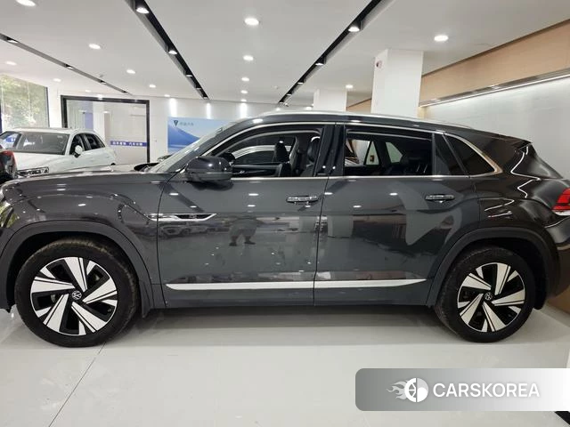 Volkswagen Tourang id 4353466 из Китая 8