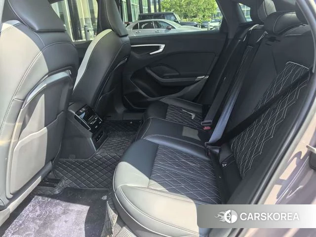 Audi A5L id 4275900 из Китая 13