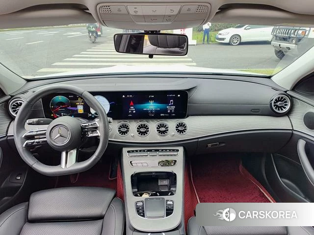 Mercedes-Benz E-class 2023 Белый из Китая, фото 6