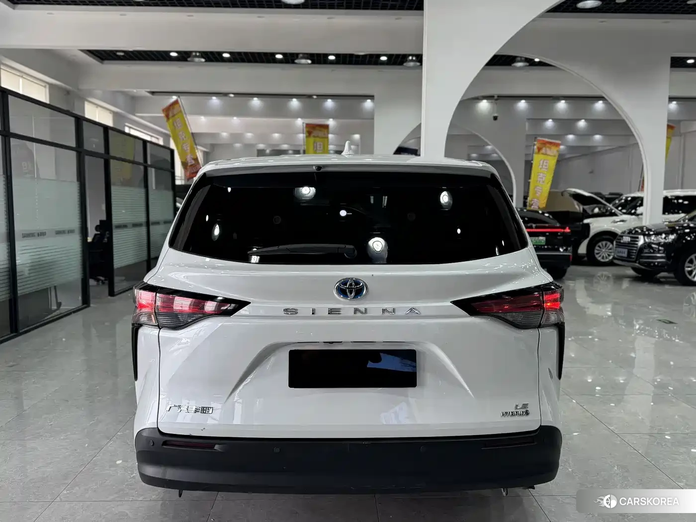 Toyota Sienna 2023 Белый из Китая, фото 6