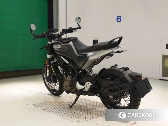 Husqvarna SVARTPILEN 401 id 4387084 из Японии 6