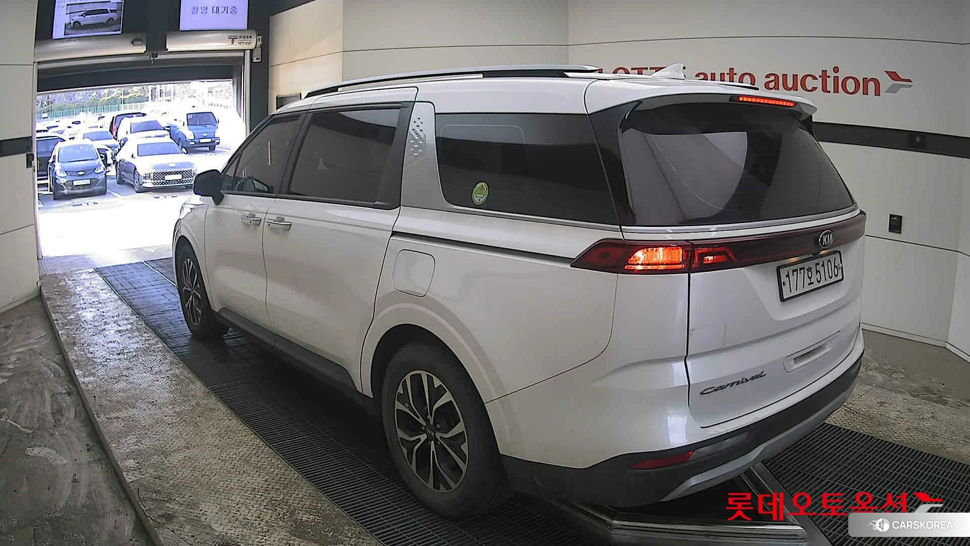 Kia Carnival id 3882166 из Кореи 33