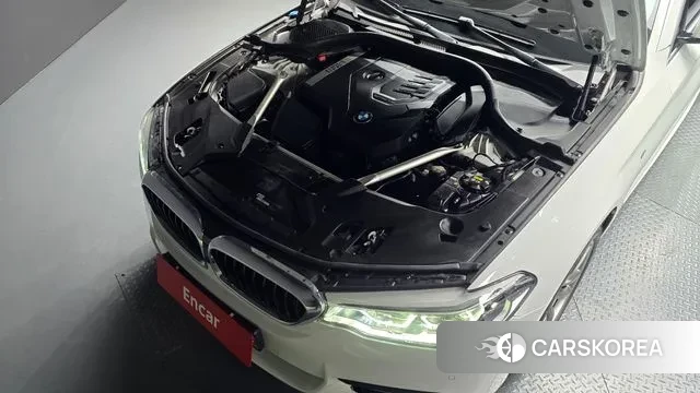 BMW 5 Series (G30) id 3598438 из Кореи 16