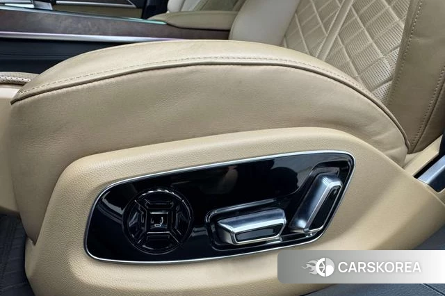 Audi A8 id 4407565 из Китая 13