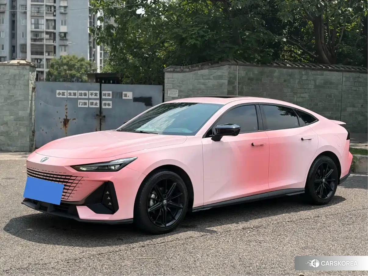 Chang'an UNI-V 2024 Red/purple из Китая, фото 6