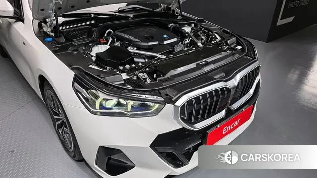 BMW 5 Series (G60) id 3679377 из Кореи 16