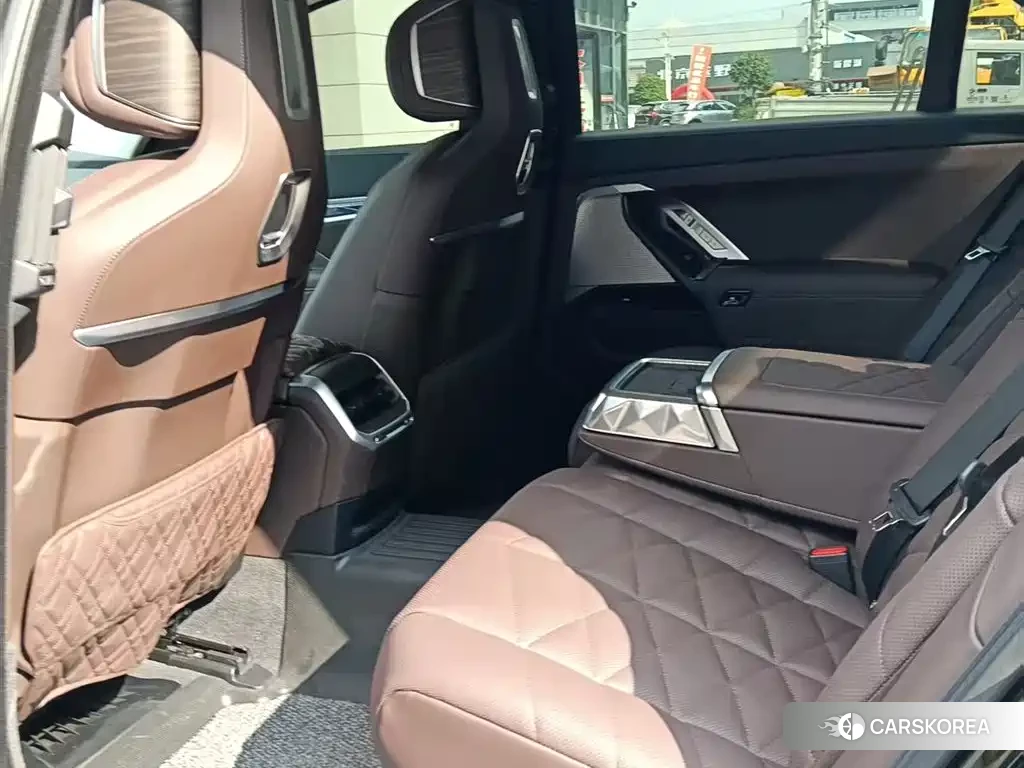 BMW 7 series 2025 Черный из Китая, фото 6