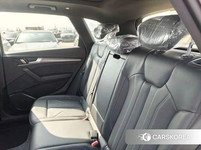 Audi Q5L 2025 Черный из Китая, фото 6
