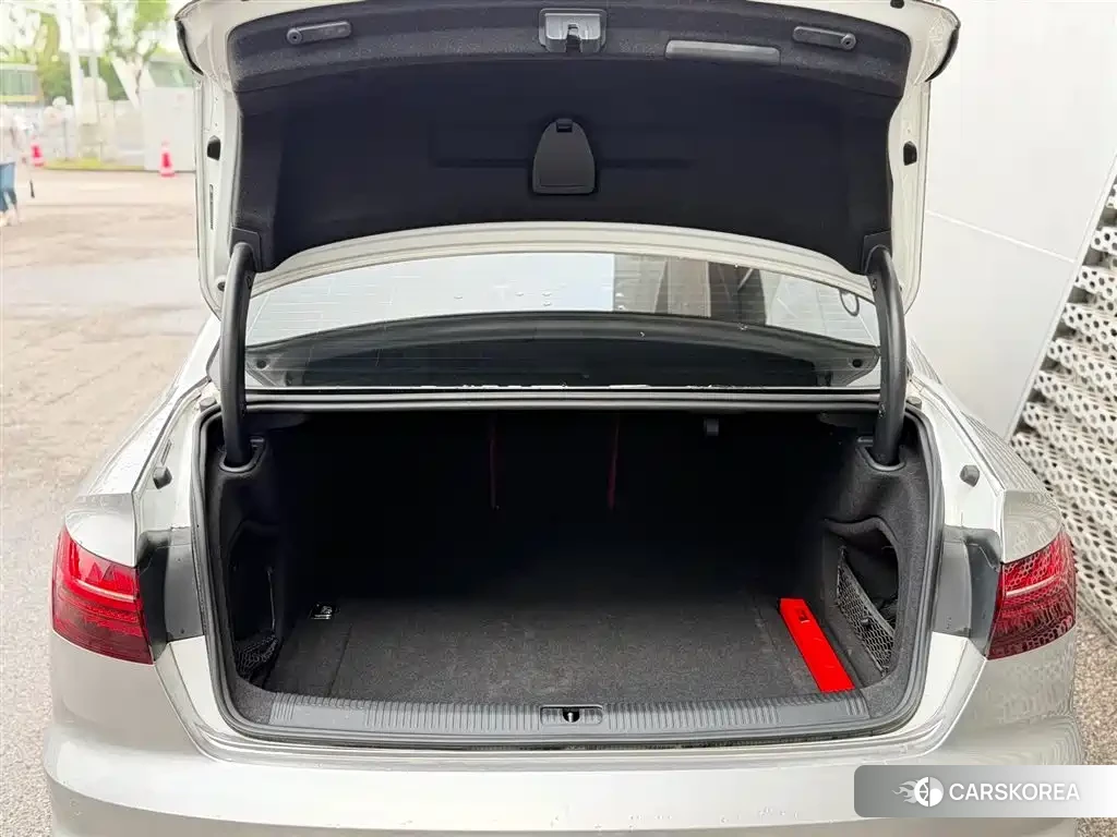 Audi A4L id 4565245 из Китая 12