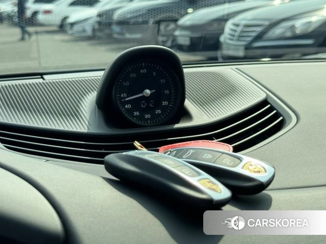 Porsche Taycan id 3883010 из Кореи 16