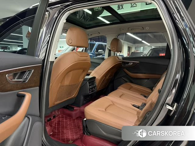 Audi Q7 2021 Черный из Китая, фото 6