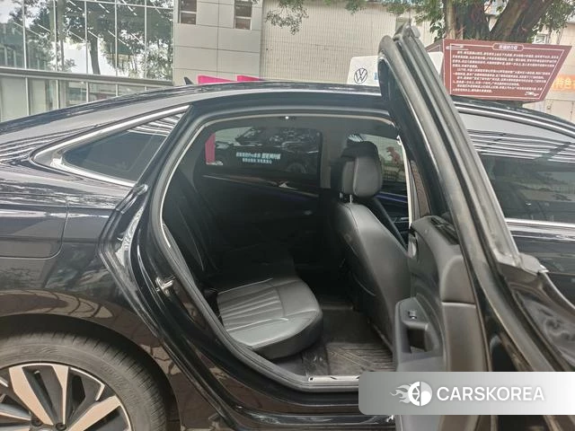 Volkswagen Passat id 4365714 из Китая 8