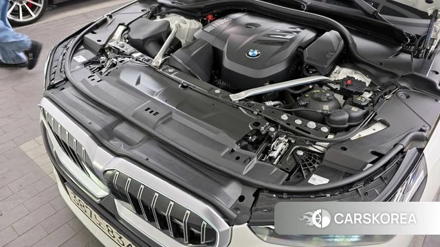 BMW 5 Series (G60) id 3963630 из Кореи 16