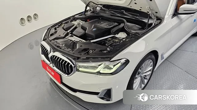 BMW 5 Series (G30) id 3561711 из Кореи 16