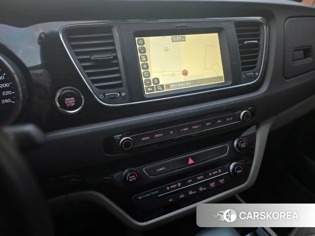 Kia The New Carnival id 3834649 из Кореи 10