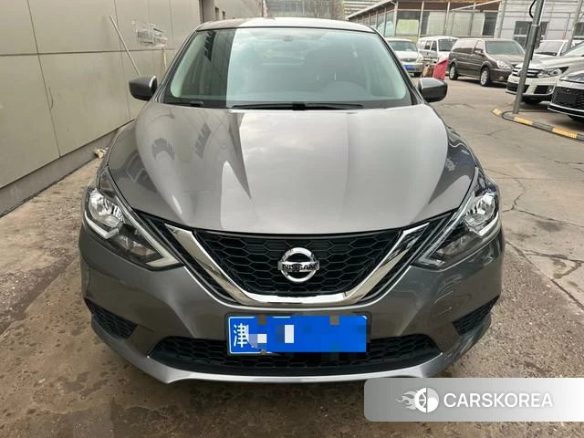 Nissan Xuan Yi 2023 Темно-серый из Китая, фото 6