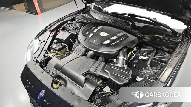 Maserati Quattroporte id 4737119 из Кореи 27