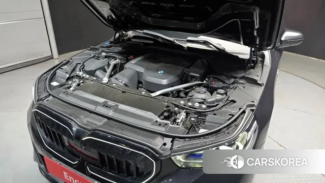 BMW 5 Series (G60) id 3486895 из Кореи 16