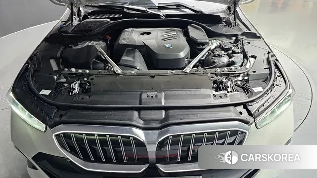 BMW 5 Series (G60) id 3538517 из Кореи 16