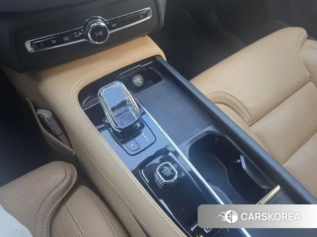 Volvo XC90 second Generation 2022 Белый из Кореи, фото 6