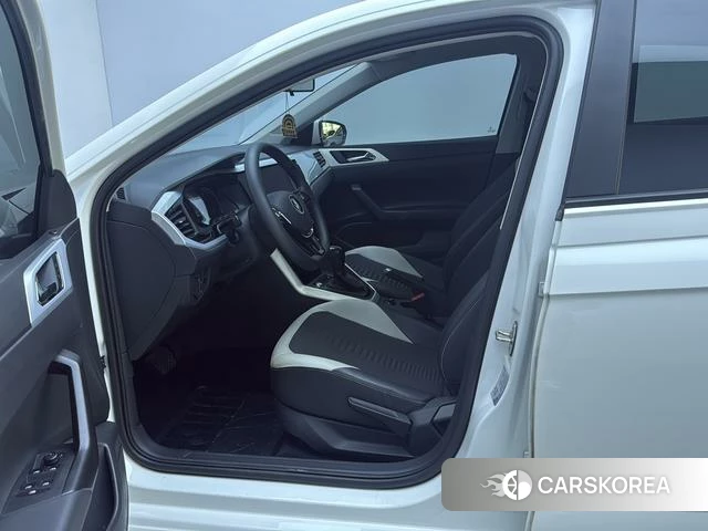 Volkswagen Polo id 4278531 из Китая 16