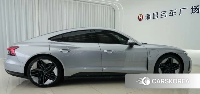 Audi e-tron GT id 4380384 из Китая 15