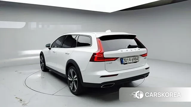 Volvo V60 Cross-Country 2nd Generation id 3788587 из Кореи 15