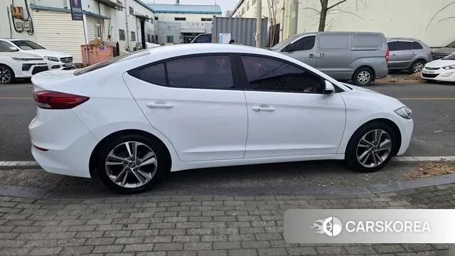 Hyundai Avante AD id 3709540 из Кореи 13