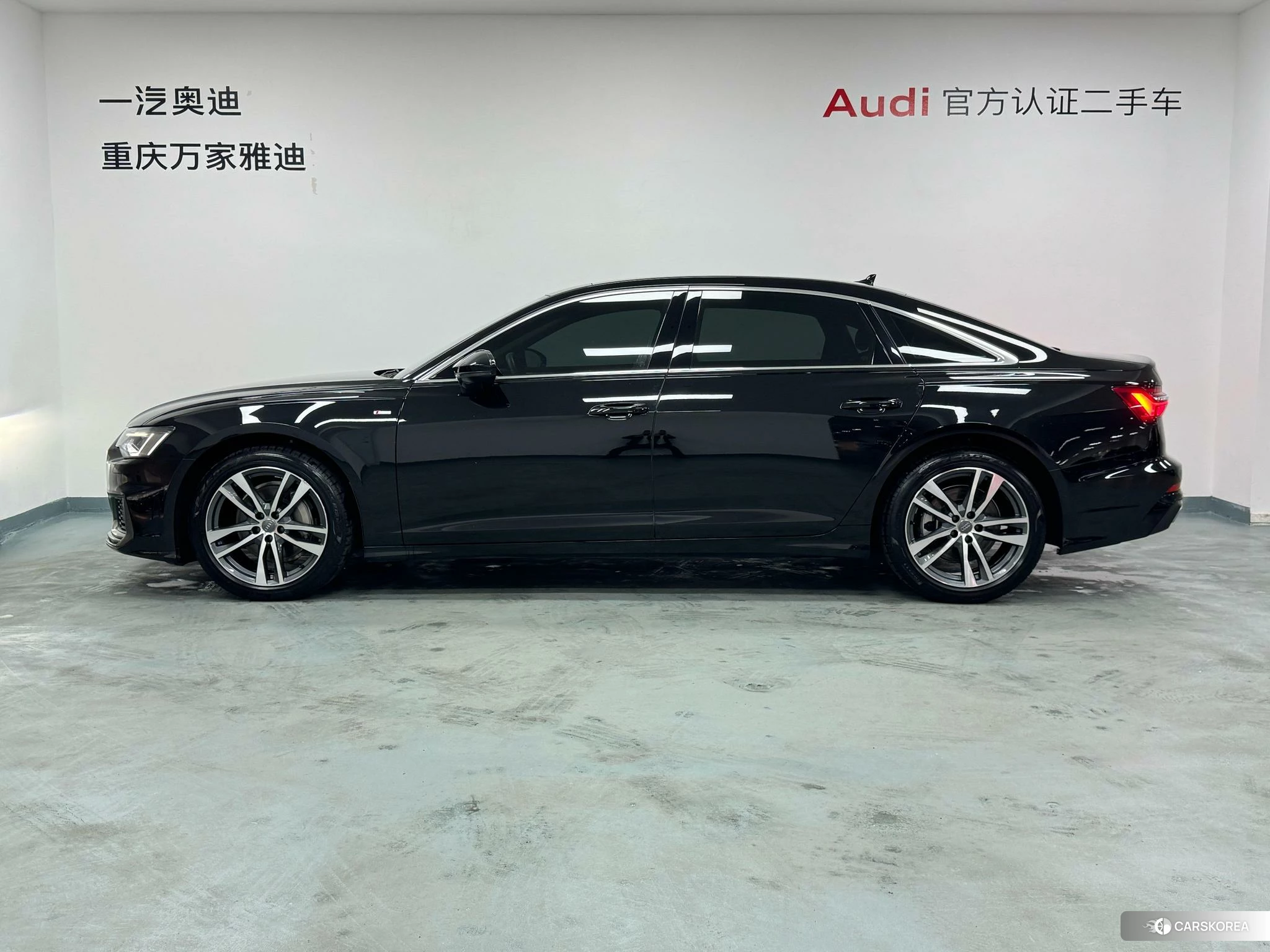 Audi A6L id 4420756 из Китая 16