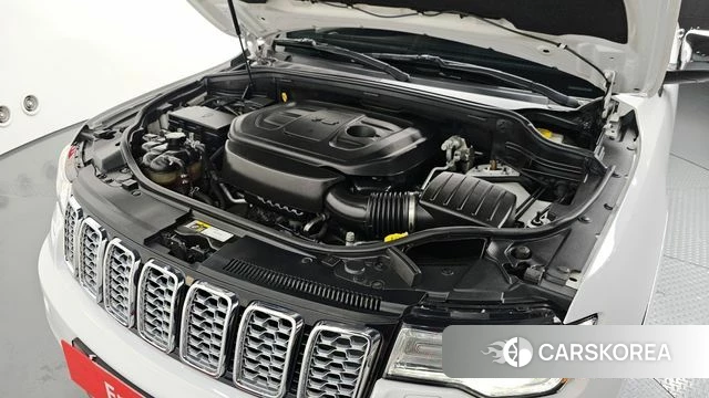 Jeep Grand Cherokee id 3965877 из Кореи 16