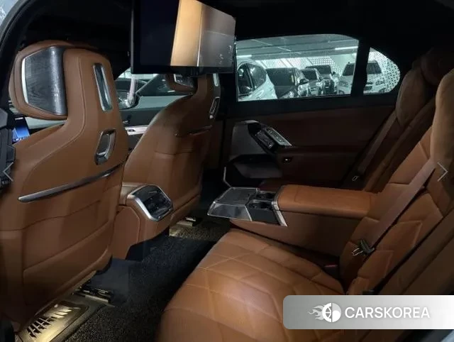 BMW 7 Series (G70) id 3770227 из Кореи 9